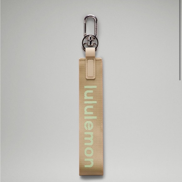 NWT Never lost Lululemon Keychain bag clip SOLD SEPARATELY Keep your keys close - Picture 11 of 15